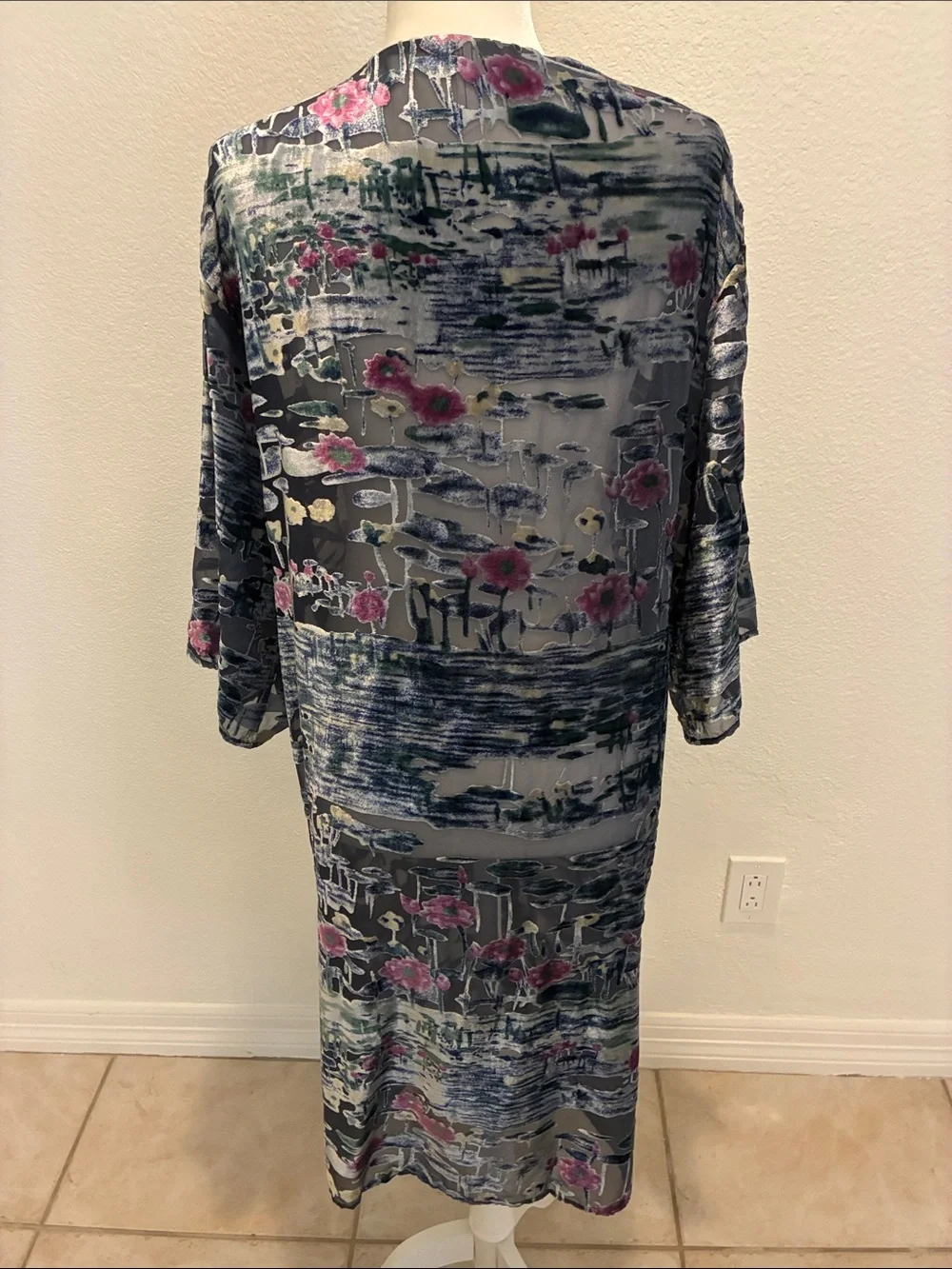 Velvet burnout  Kimono Robe - Gray with Pink Floral